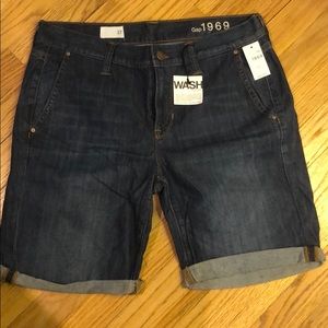 Gap roll cuff denim shorts